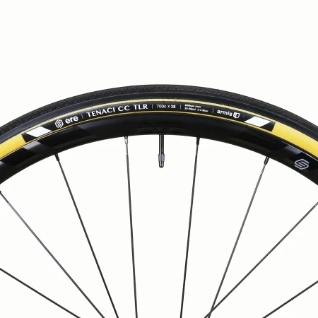 ERE_Tires_Tenaci_CC_TLR_700x38_Skinwall_6_1800x1800.webp